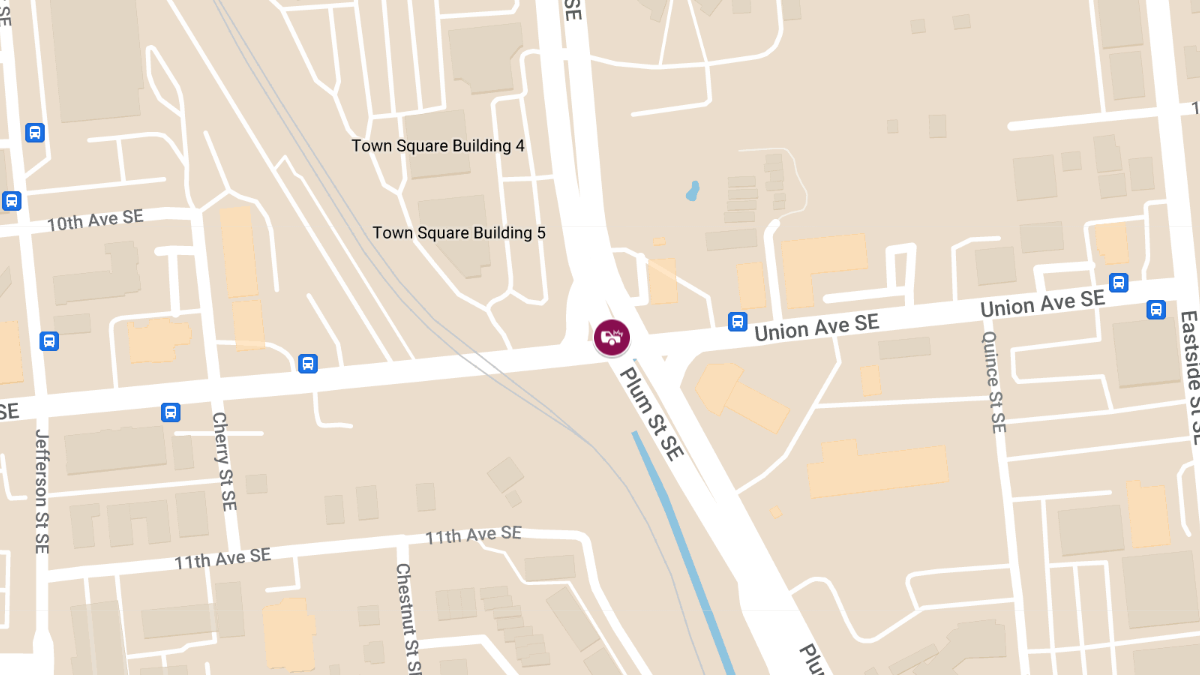 Vehicle Collision with Injuries on Union Ave at Plum St