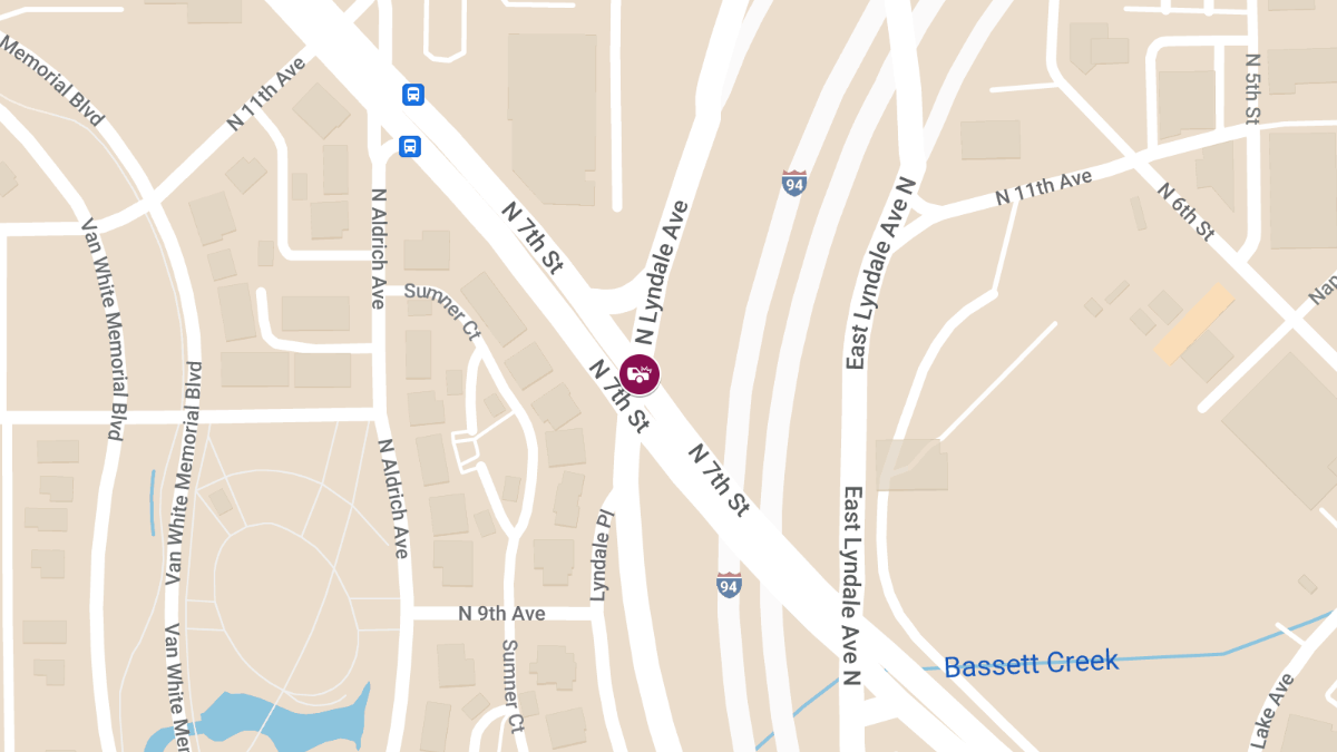 Crash at N 7th St & W Lyndale Ave N Results in injuries