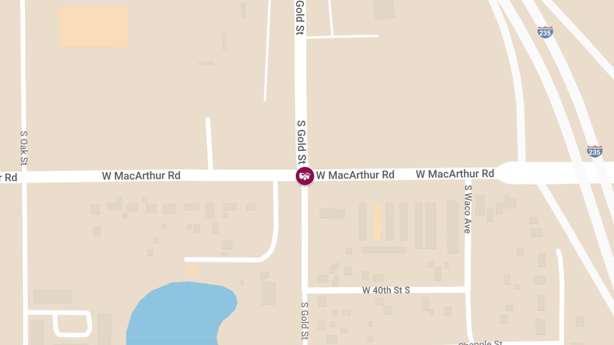 Injury Crash at South Gold St and MacArthur Rd