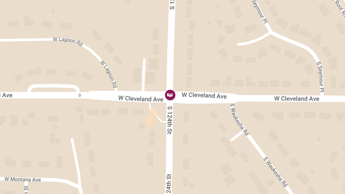 Crash at 124th St & Cleveland