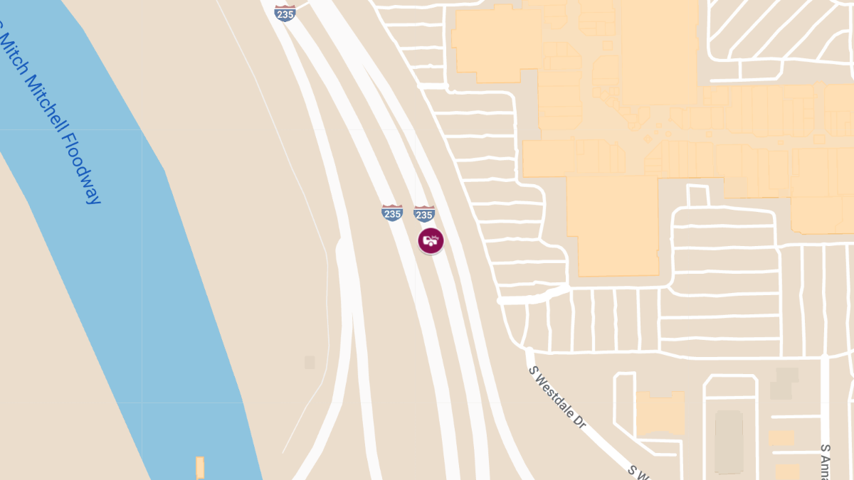 Crash with Injuries on Southbound I-235 Near 3800 Block
