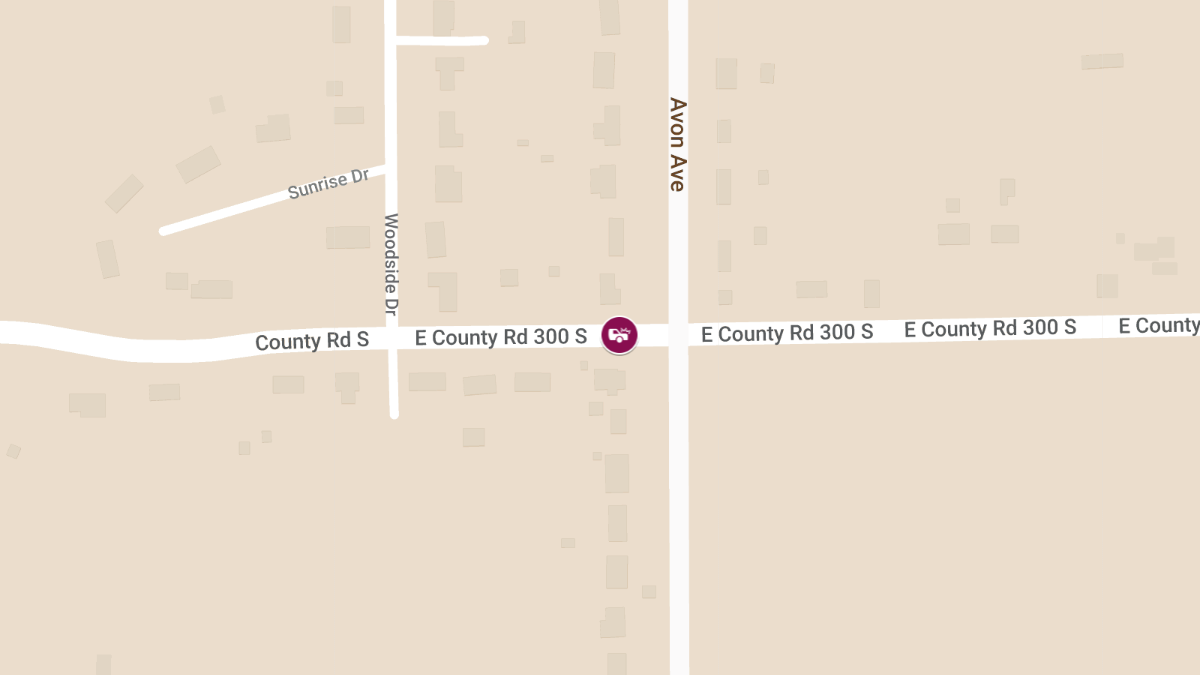Entrapment Reported in Injury Crash at 6833 E 300 S
