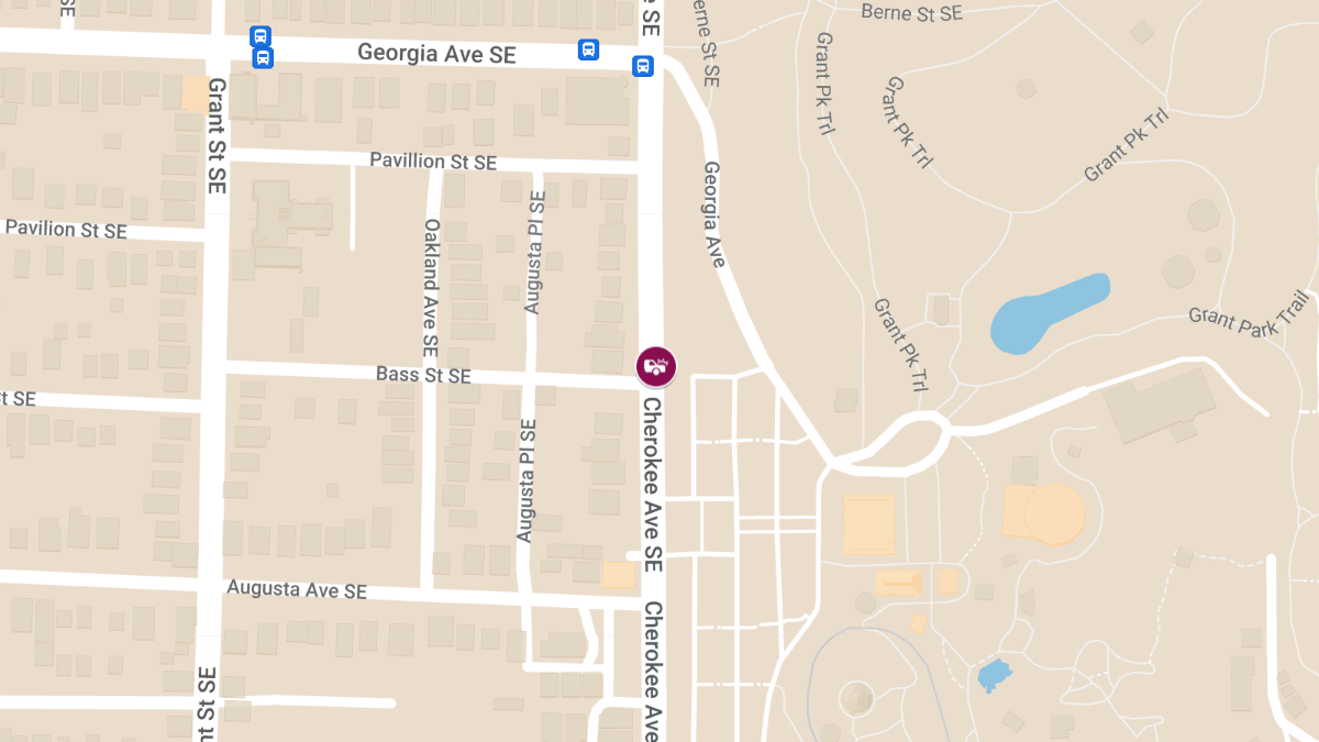 Injuries in Crash on 800 Cherokee Ave SE