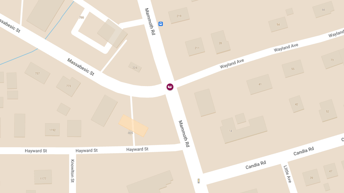 Accident at Mammoth Rd & Massabesic St Causes Injuries
