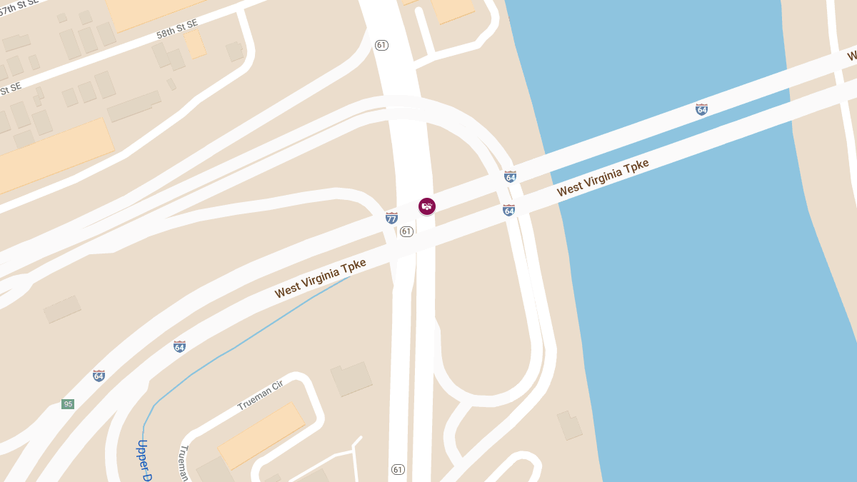 Accident with Injuries at MacCorkle Ave Entr NB & I-77 N