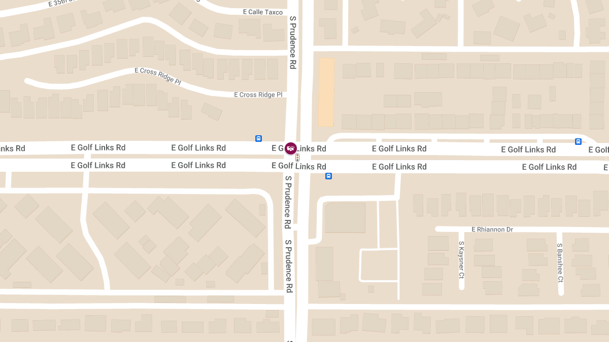 Crash with Injuries at Golf Links Rd & Prudence Rd