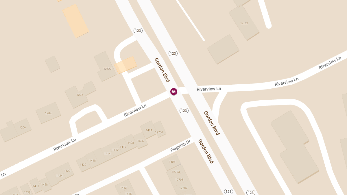 Multi-Vehicle Crash at Gordon Blvd & Riverview Ln