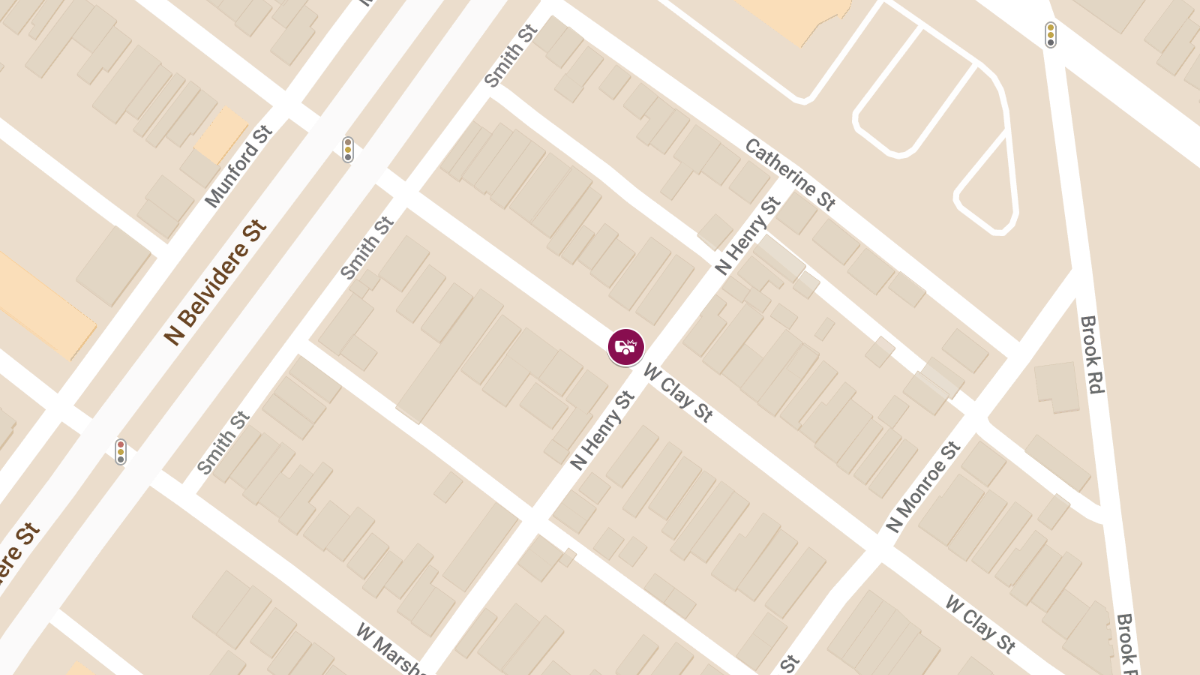 Vehicle Collision with Injuries at 500 Block of W Clay St