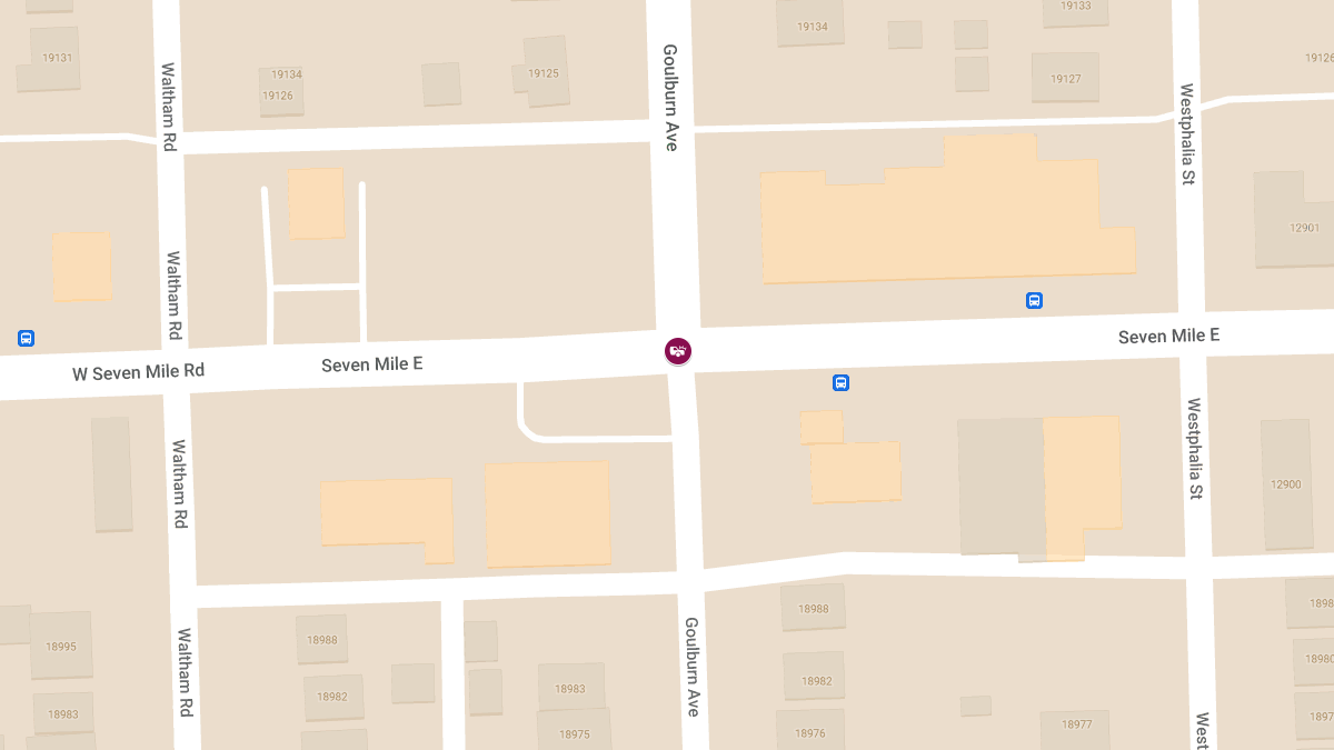 Accident at E 7 Mile Rd and Goulburn St Leads to Injuries