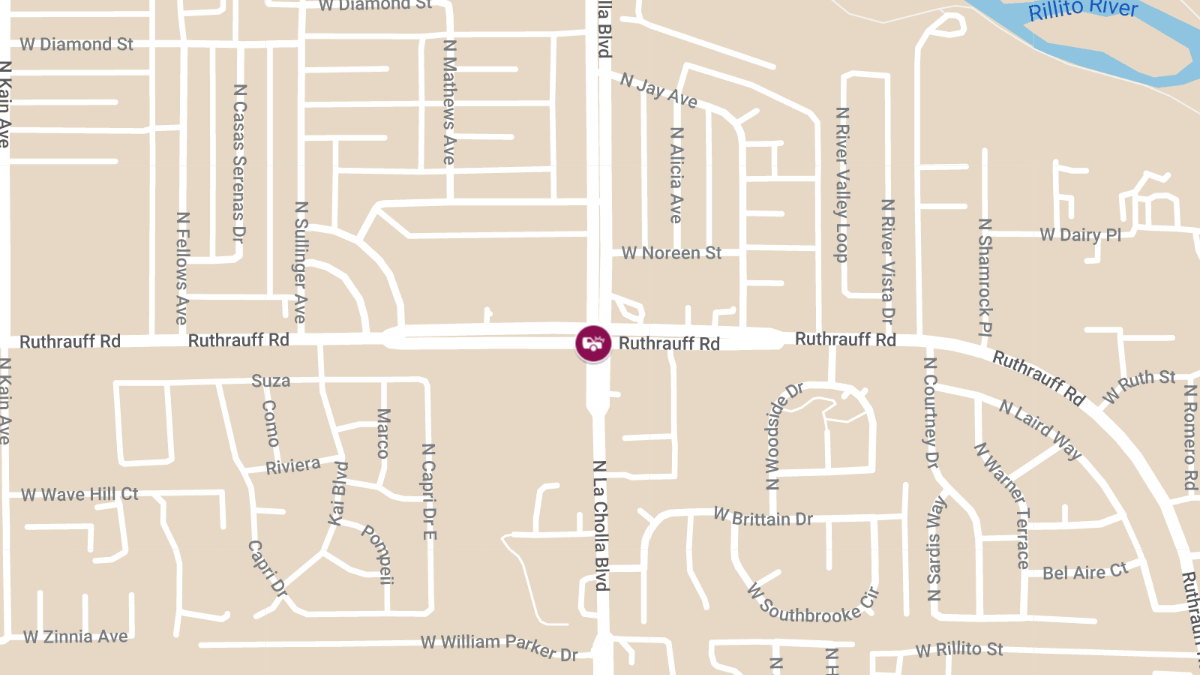 Crash With Injuries at N La Cholla Blvd & W Ruthrauff Rd
