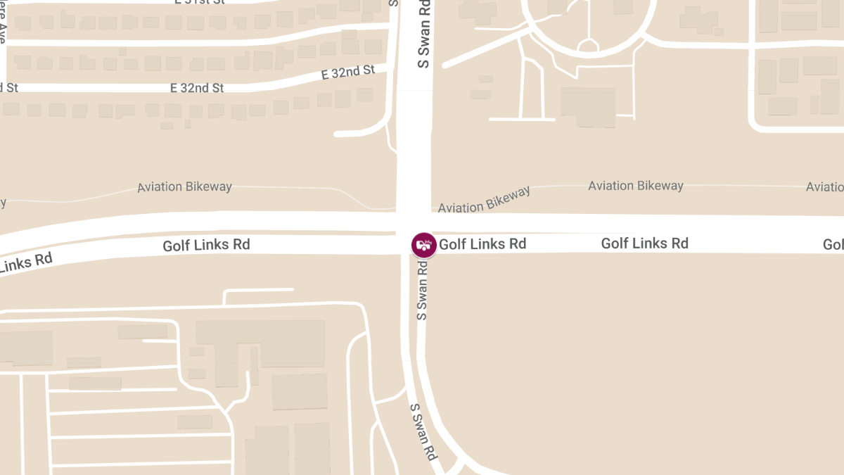 Crash with Injuries at Golf Links Rd & Swan Rd