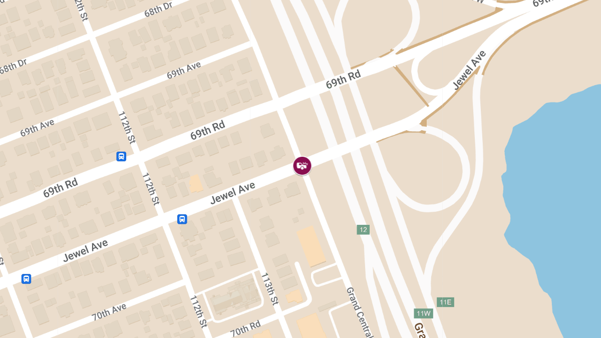 Five-Vehicle Collision at Grand Central Parkway E & Jewel Ave Causes Injury