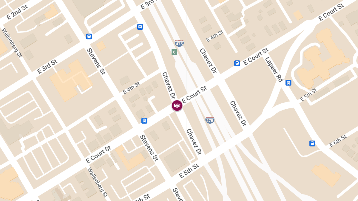 Injury Crash Reported at E Court St & Chavez Dr