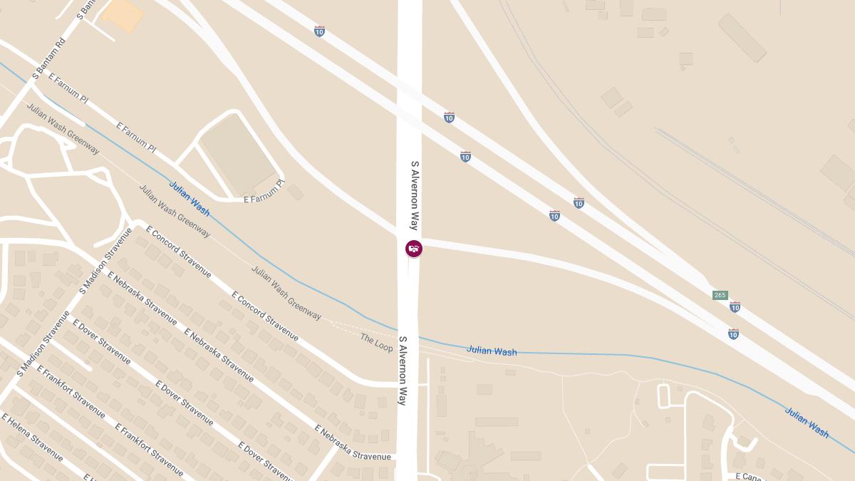 Injury Crash Reported on Alvernon Rd South of I-10
