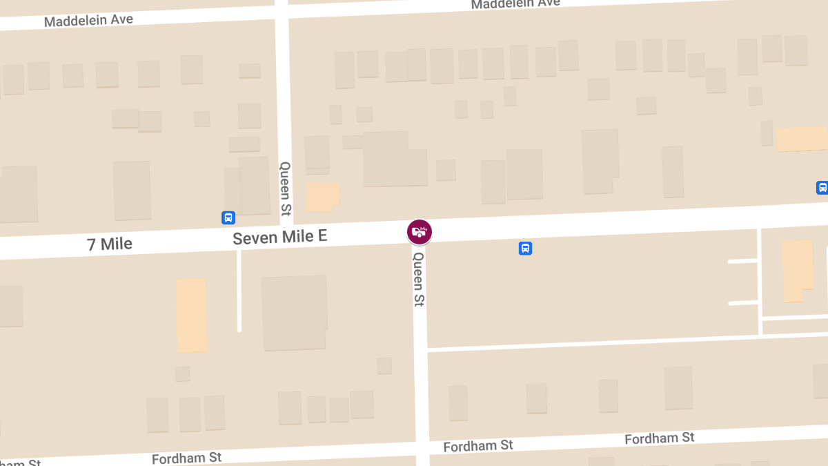 Rollover Collision With Injuries at E 7 Mile Rd and Queen St