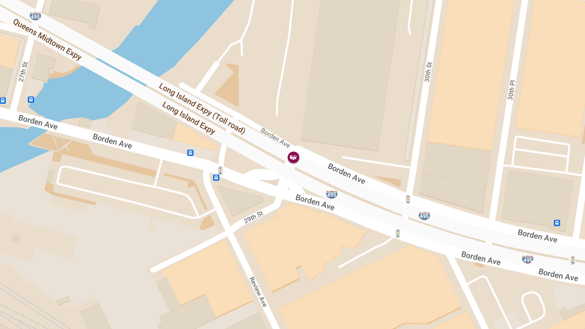 Traffic Accident With Injuries on Long Island Expy W at Borden Ave (1)