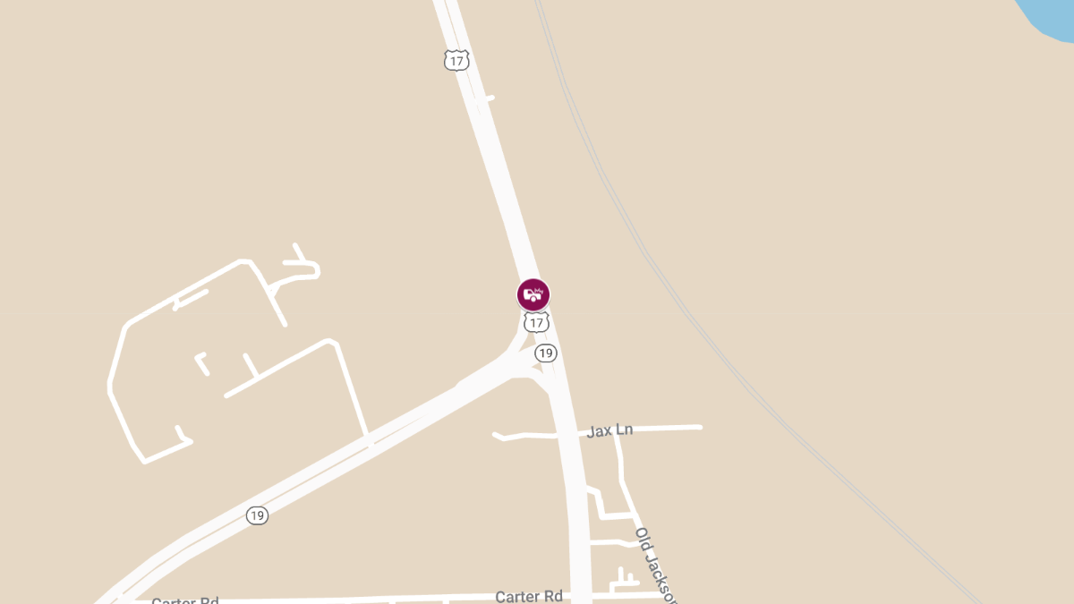 Vehicle Crash with Injuries on US-17 near N SR-19