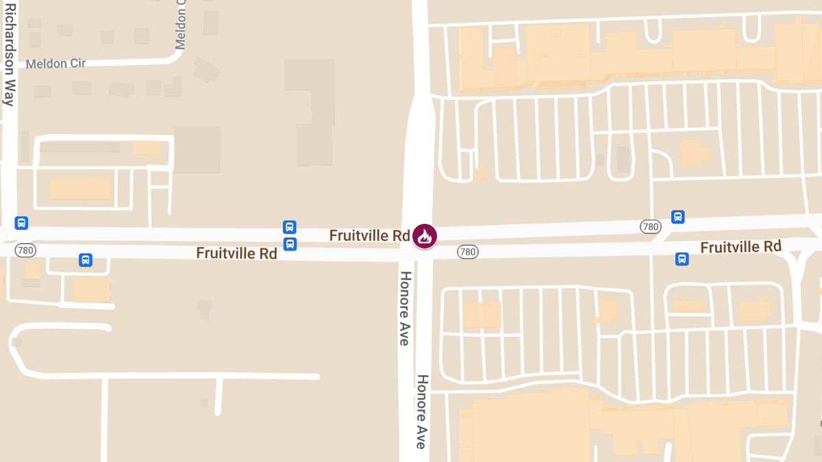 Vehicle Fire on Fruitville Rd and Honore Ave Roundabout