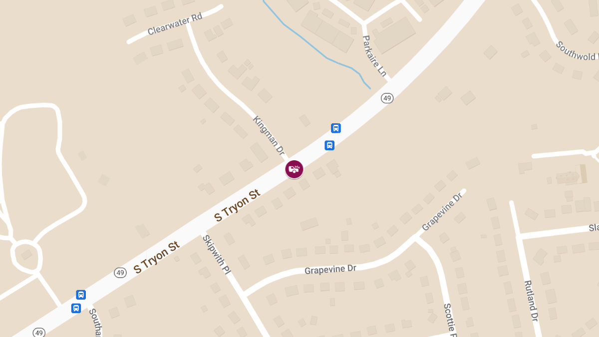 Accident with Injuries at S Tryon St & Kingman Dr