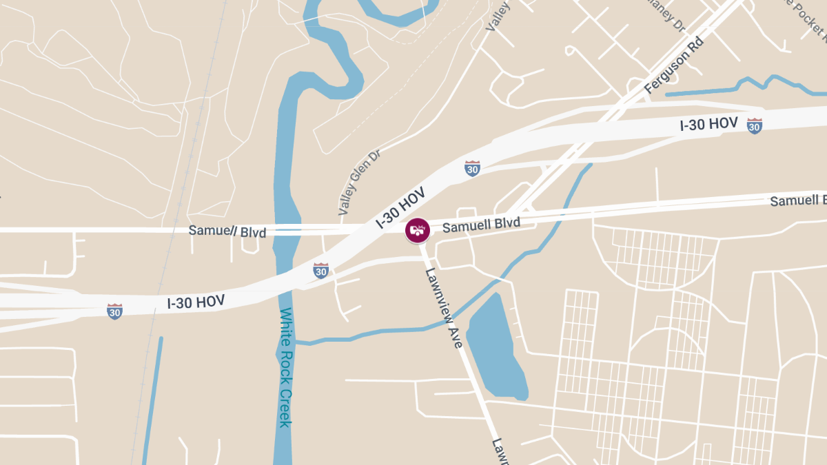 Car Crash With Injuries on R L Thornton Fwy E at Lawnview Ave