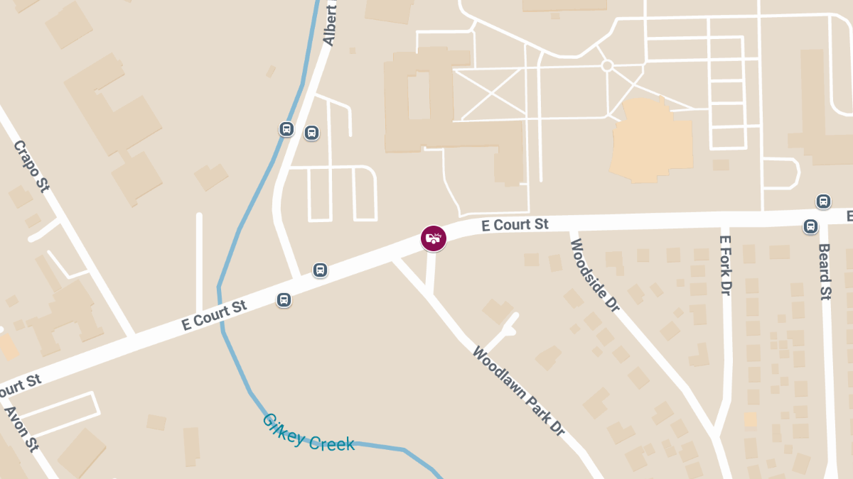 Crash with Injuries at E Court St & Woodlawn Park Dr