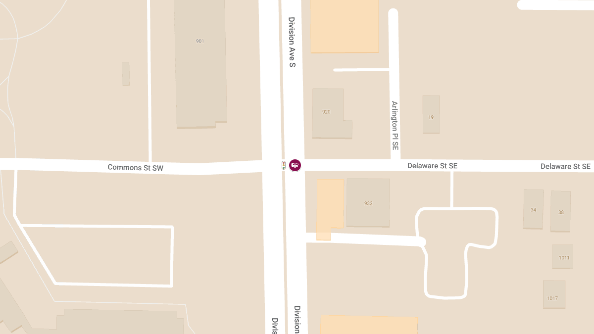 Injuries Reported in Crash at Division Ave & Delaware St