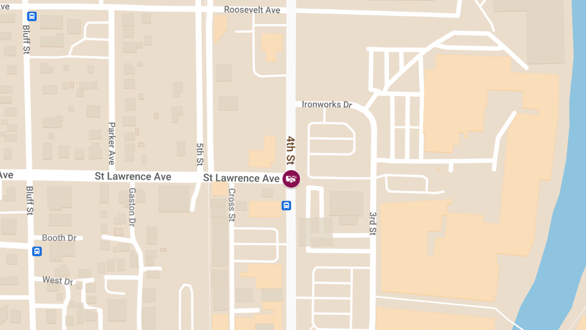Injury Crash Blocks Lane at 4th St & St Lawrence Ave
