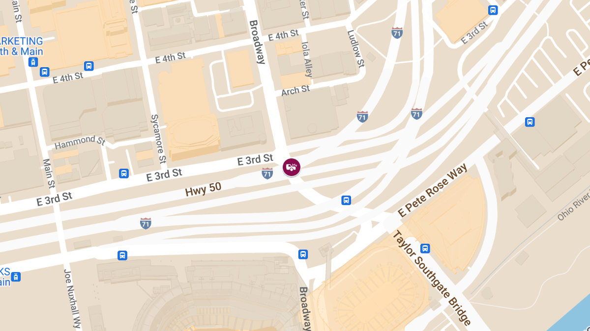 Injury Crash Blocks Traffic on I-71S at E 3rd St