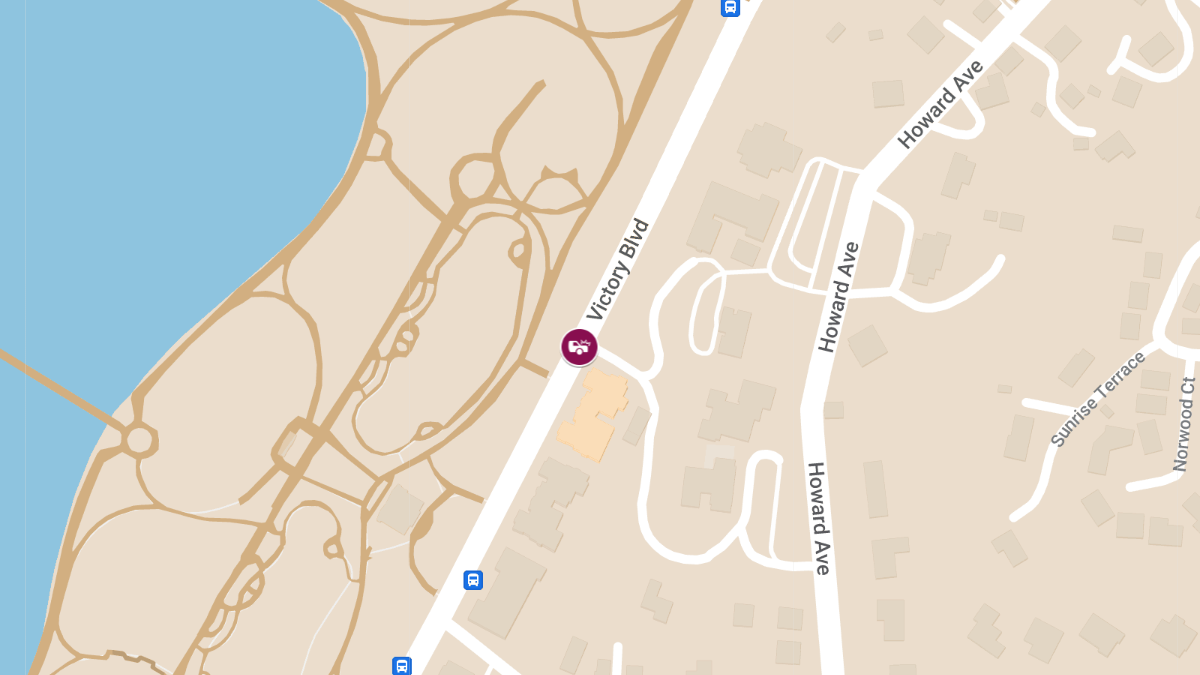 Injury Crash Near Silver Lake Park on Victory Blvd