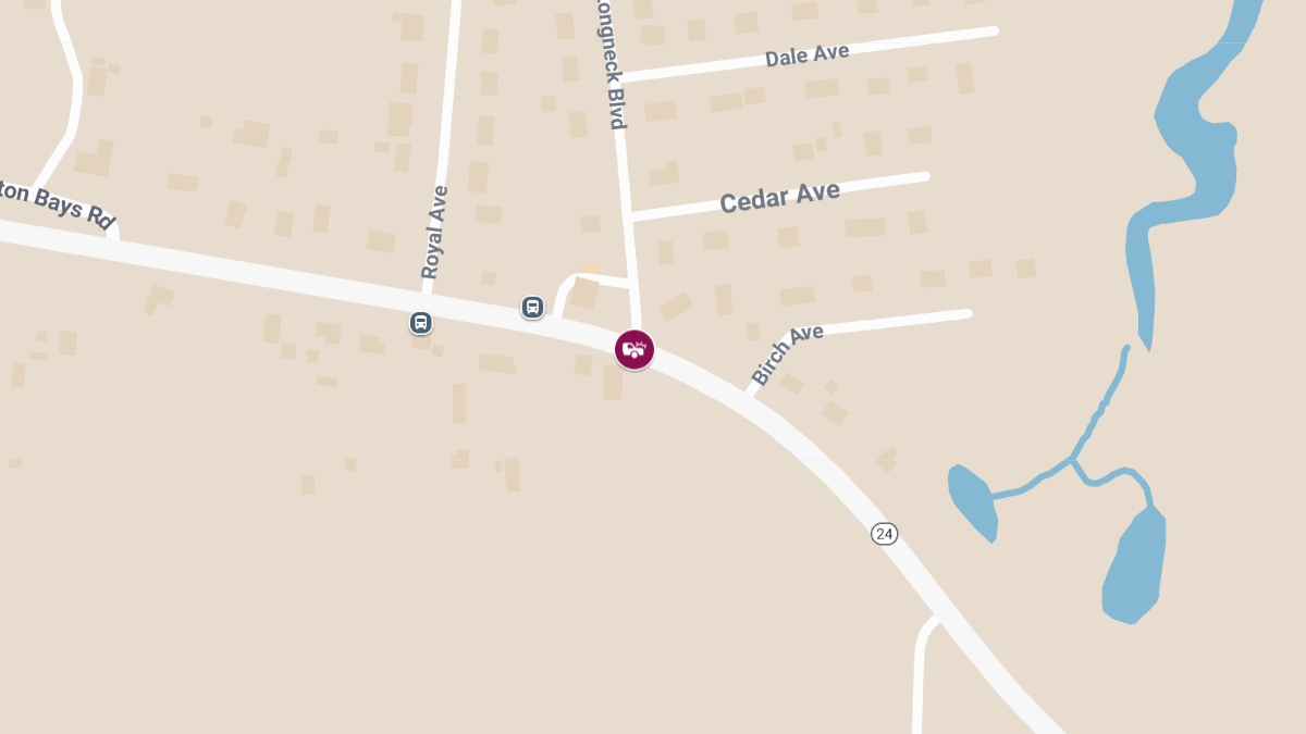 Injury Crash With Entrapment at Flanders Rd & Longneck Blvd