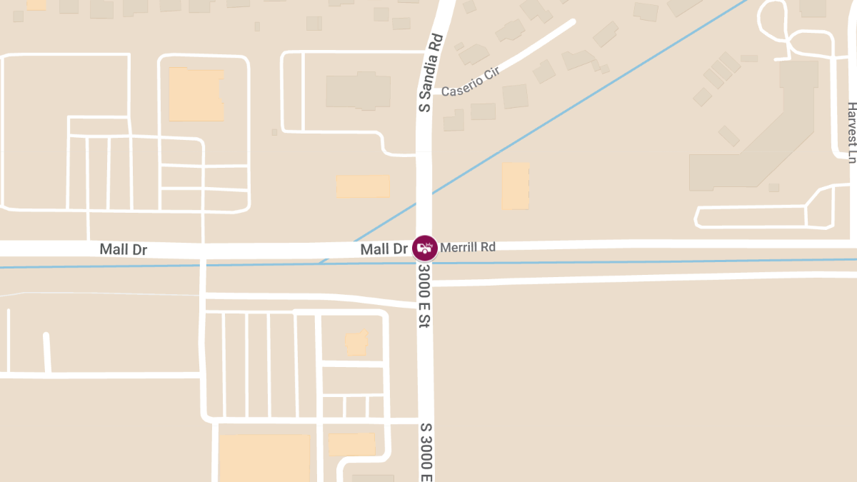 Injury Crash at 3000 East & Mall Dr Blocks Traffic