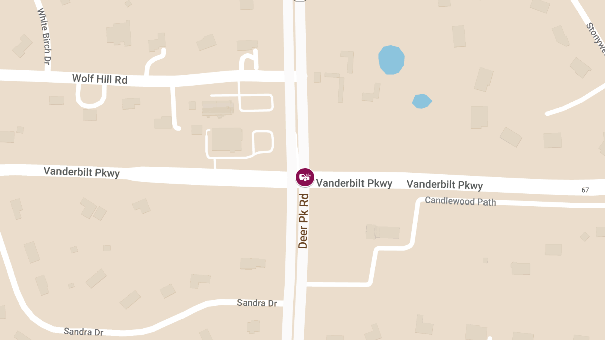 Injury Crash at Deer Park Rd & Vanderbilt Pkwy