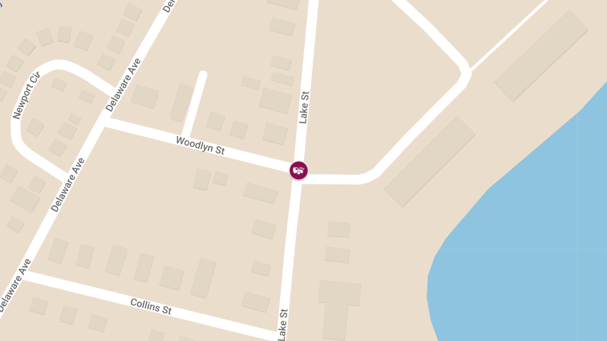 Injury Crash at Lake St & Woodlyn St