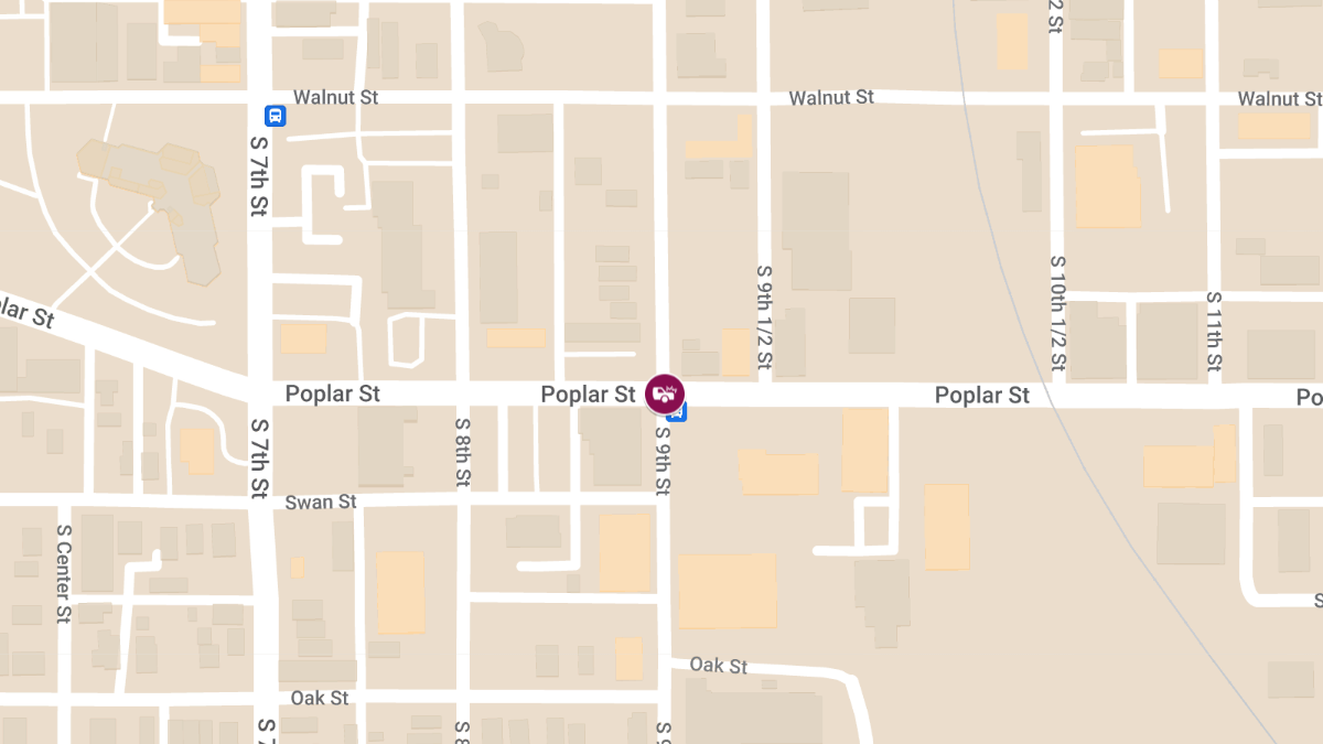 Injury Crash at Poplar St & 9th St