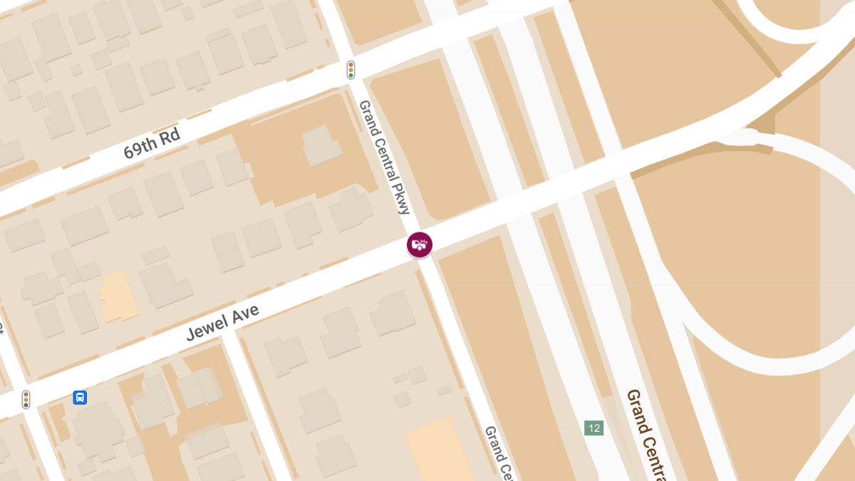 Injury Crash on Grand Central Pkwy at Jewel Ave