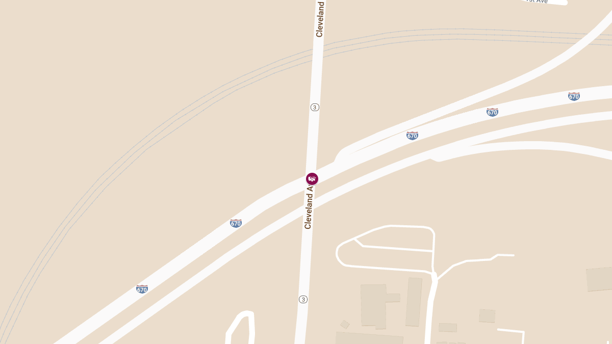 Injury Crash on I-670 W at Cleveland Ave