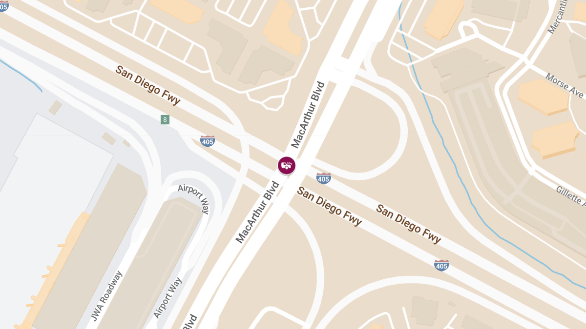 Traffic Crash with Injuries at 18229 MacArthur Blvd