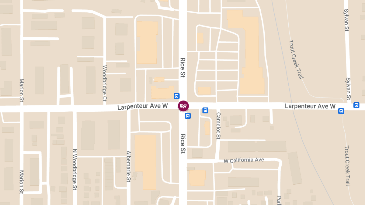 Two-Vehicle Collision at Rice St & Larpenteur Ave W Causes Injuries