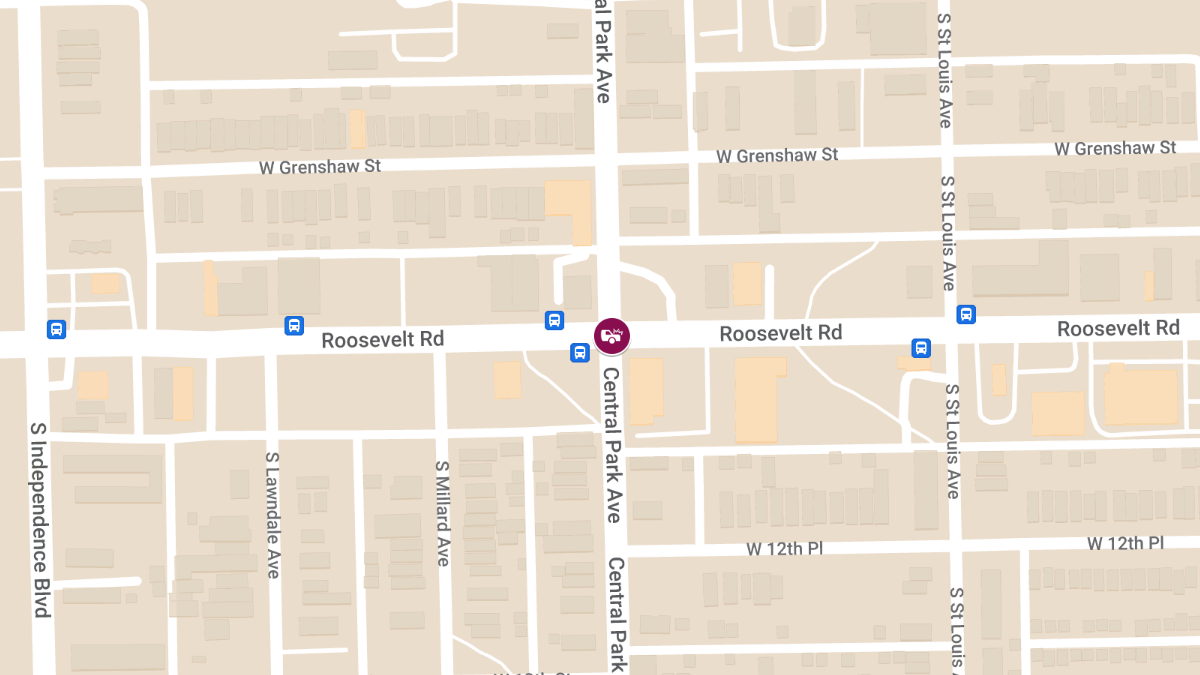 Vehicle Crash With Injuries at W Roosevelt Rd & S Central Park Ave
