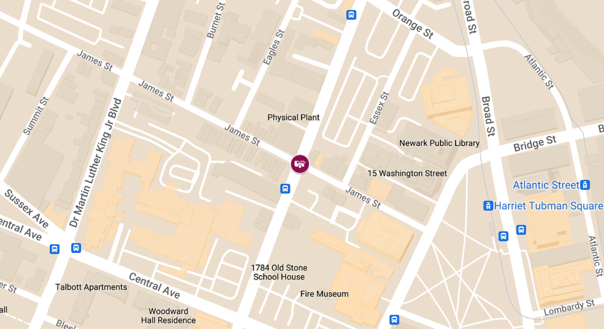 Vehicle Crash with Possible Injuries at University Ave & James St
