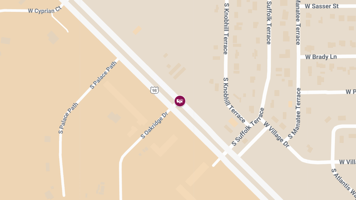 Car Crash with Injuries Blocks SB Lanes on S Suncoast Blvd at S Oakridge Dr