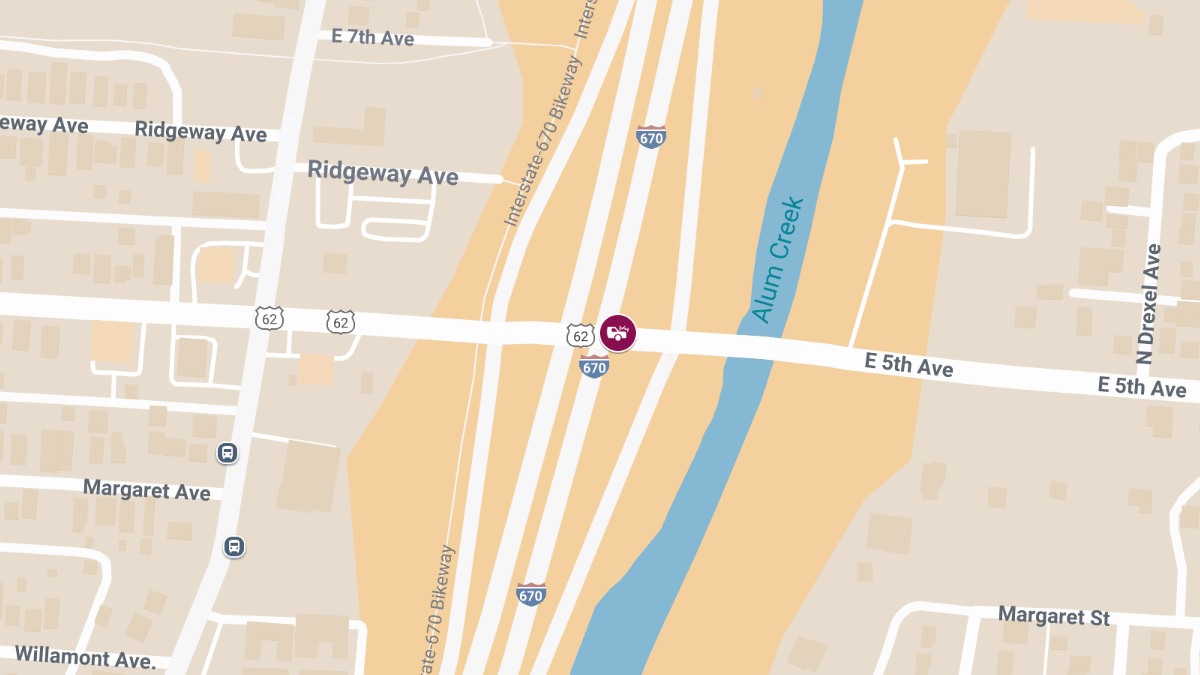 Car Crash with Injuries on I-670 WB at E 5th Ave
