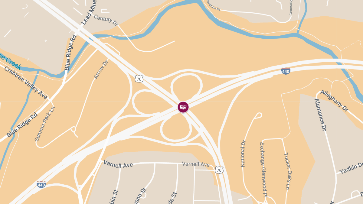 Collision with Injuries on I-440 WB at Glenwood Ave