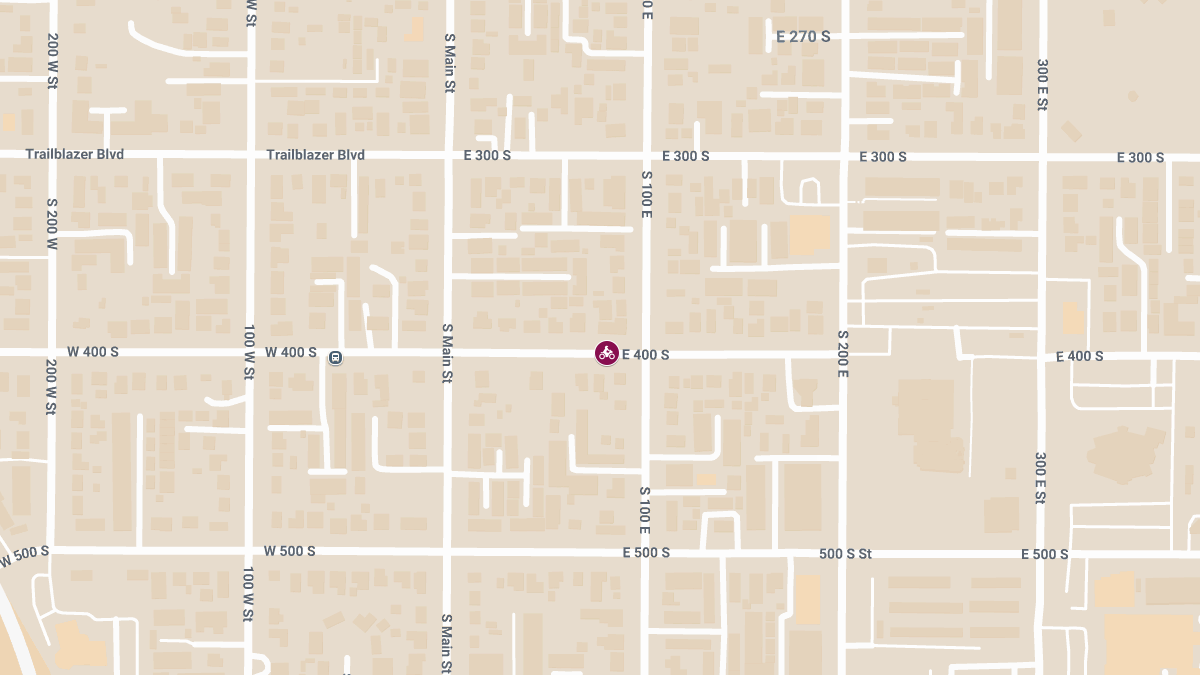 Motorcycle Crash With Injuries at 100 E & 400 S